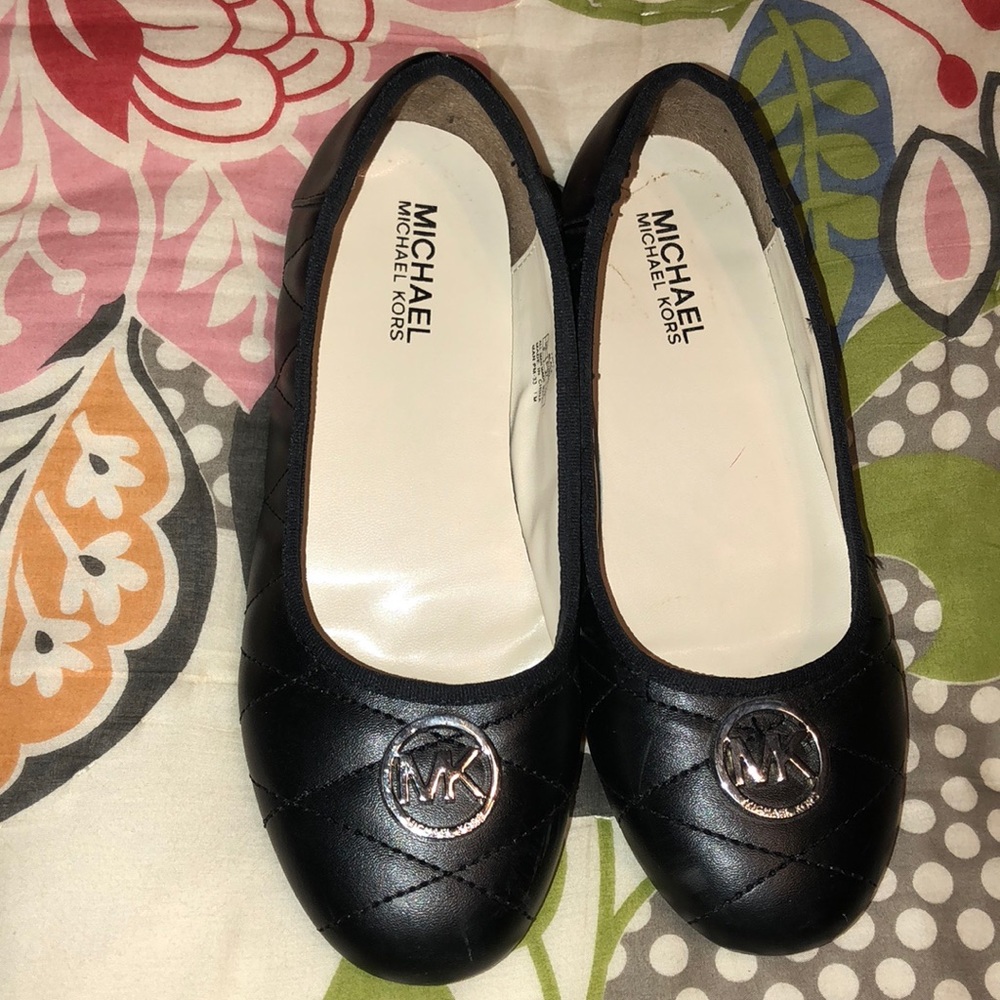 Micheal Kors flats